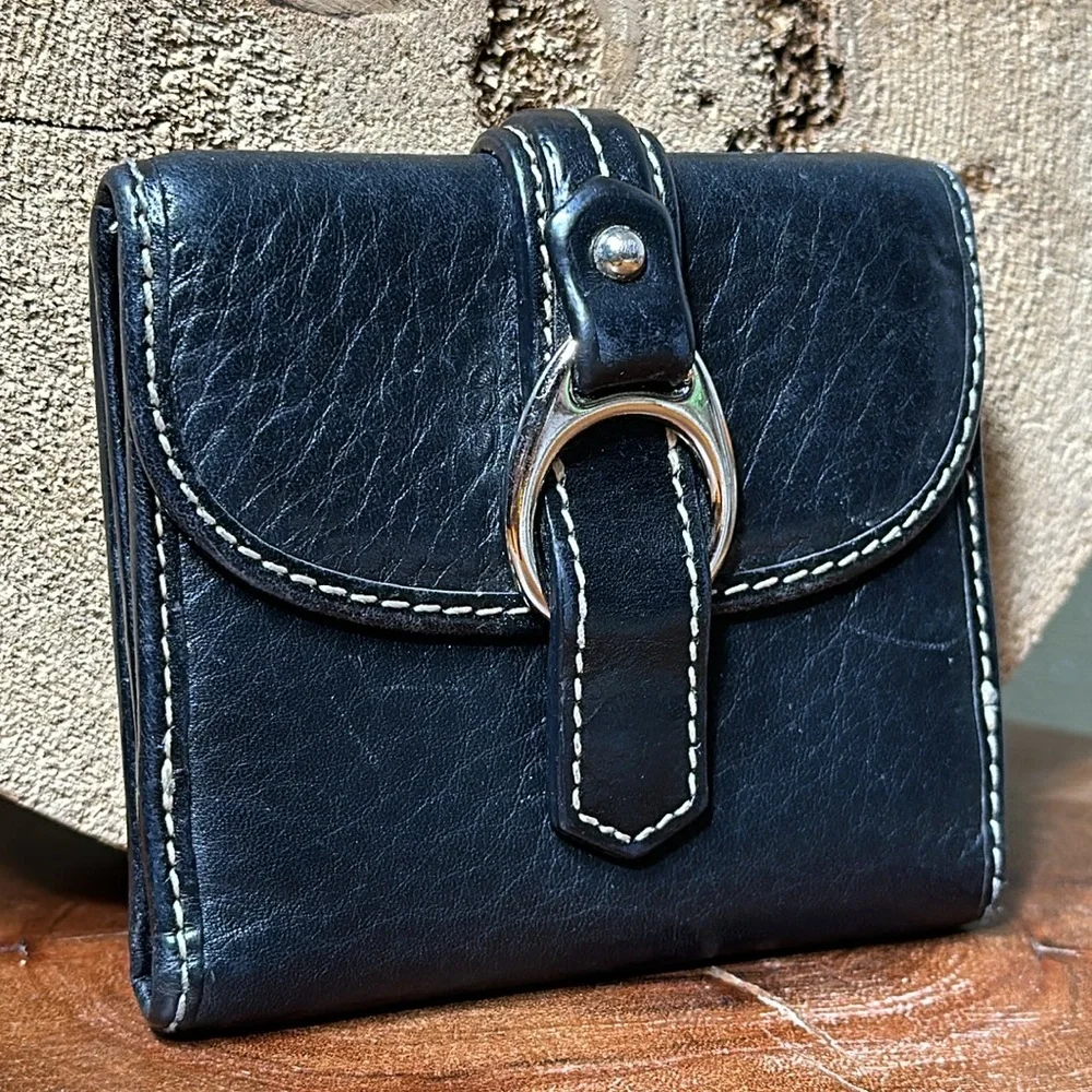 DOONEY & BOURKE Compact Bifold Snap Wallet - Picture 2 of 12